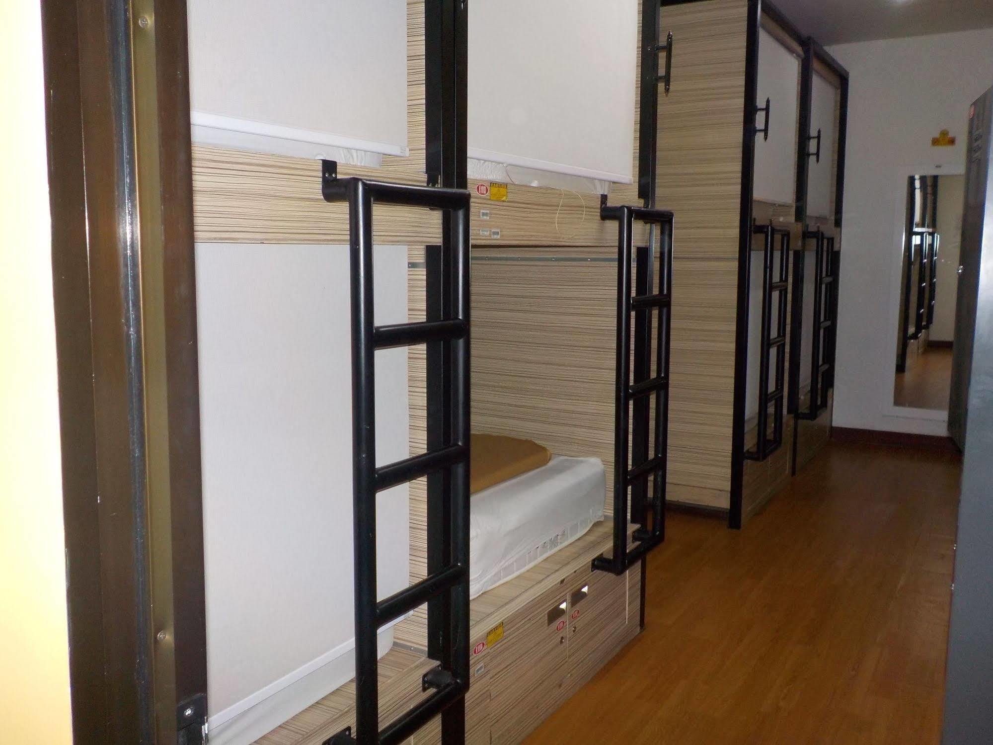 Cx Hostel Kuta Raya ภายนอก รูปภาพ