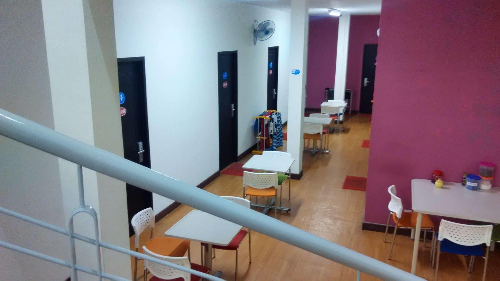 Cx Hostel Kuta Raya ภายนอก รูปภาพ
