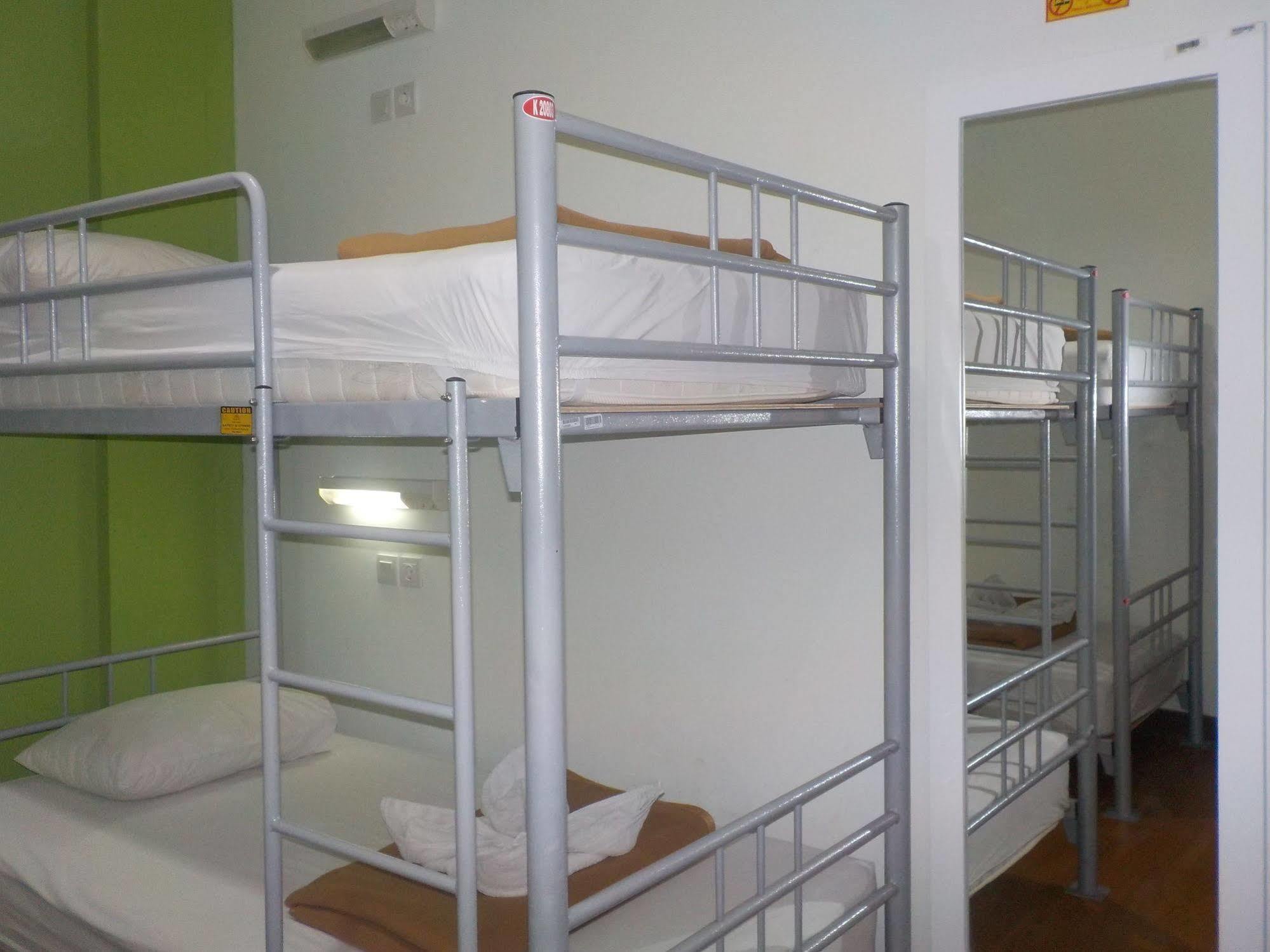 Cx Hostel Kuta Raya ภายนอก รูปภาพ