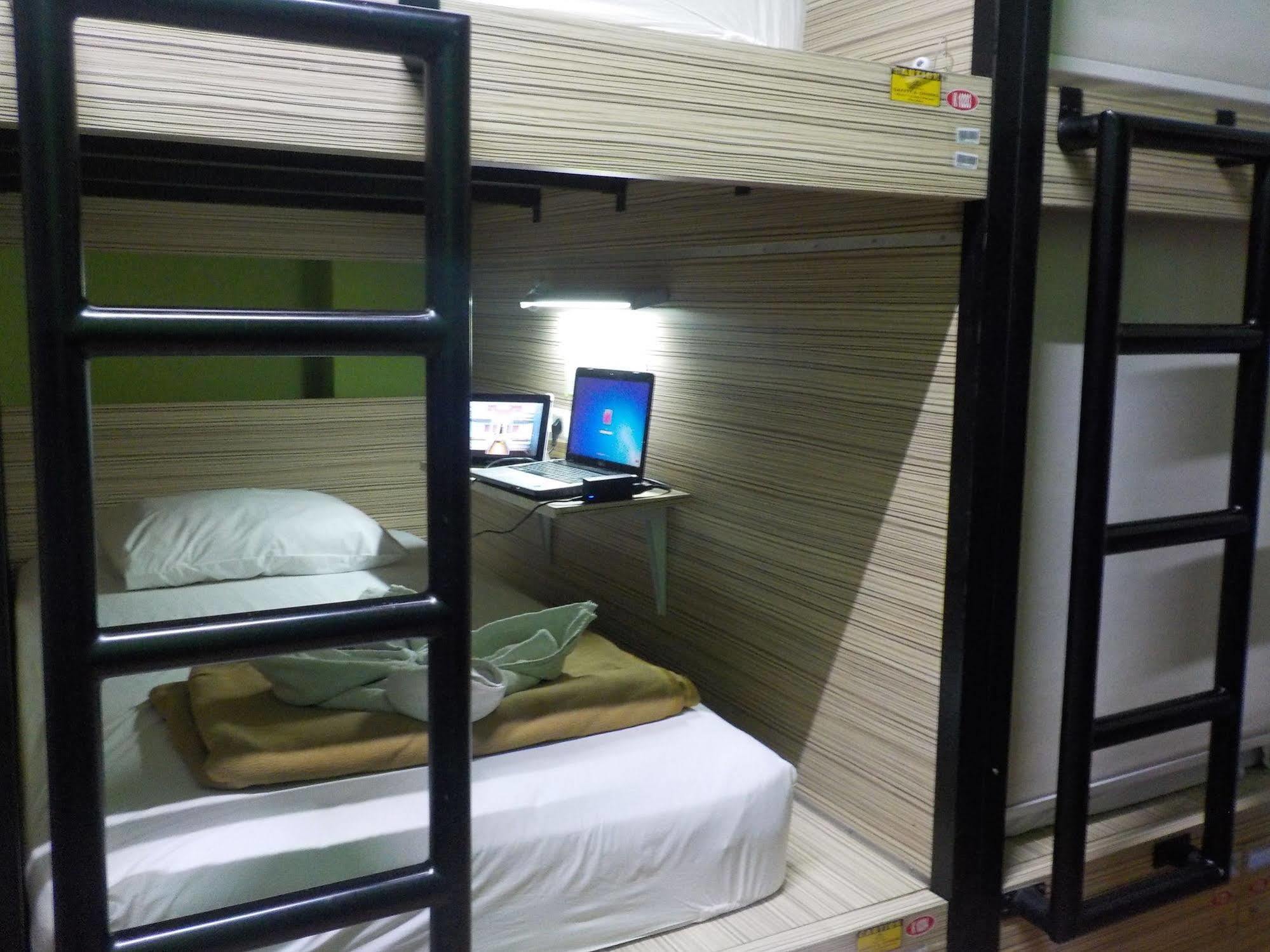 Cx Hostel Kuta Raya ภายนอก รูปภาพ
