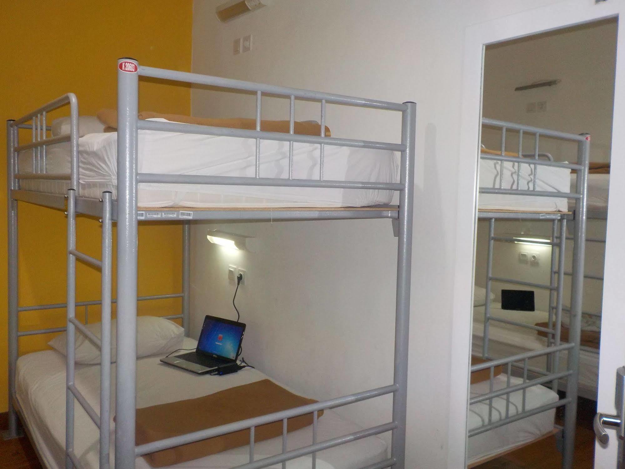 Cx Hostel Kuta Raya ภายนอก รูปภาพ